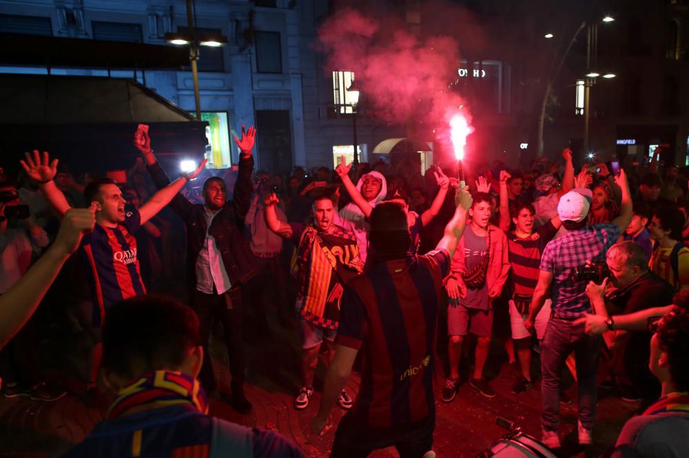 La afición del Barcelona celebra la Copa del Rey