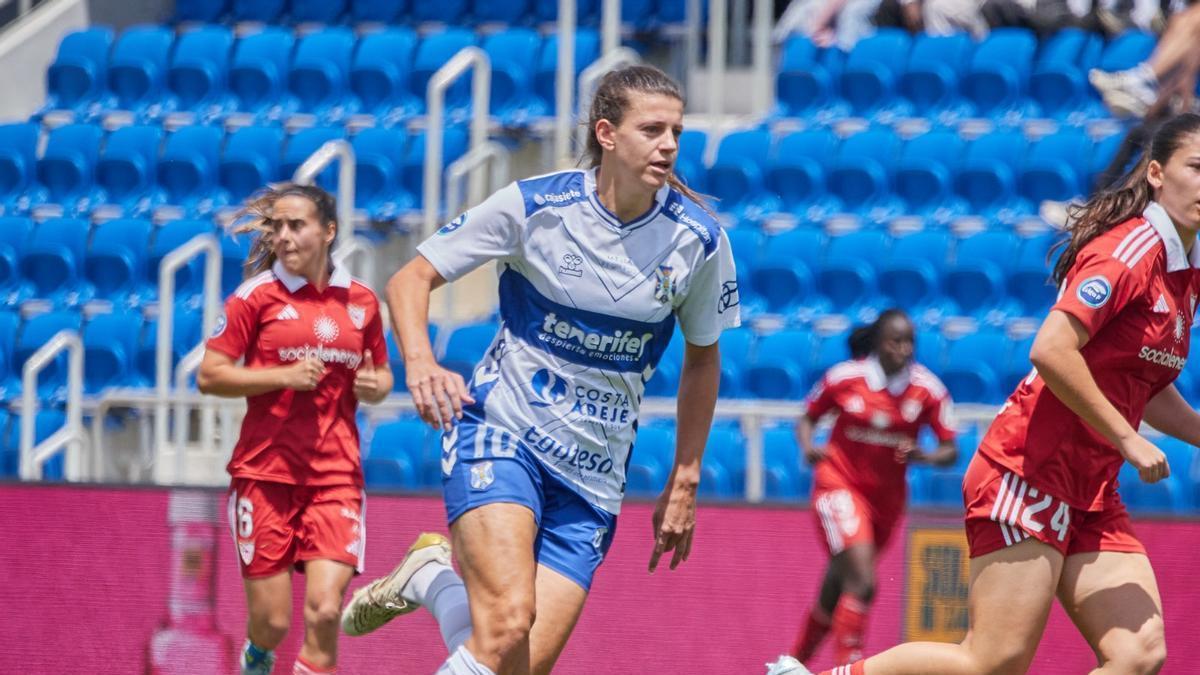 Carlota Suárez en el partido contra el Sevilla.