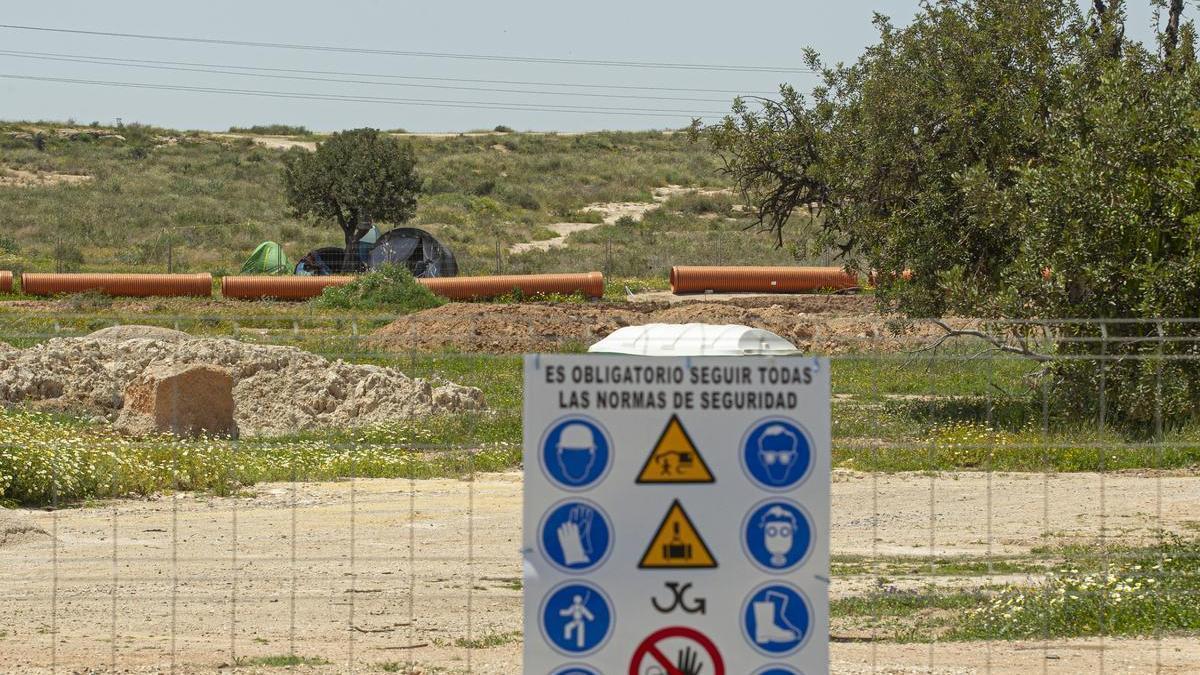 Imagen reciente de la zona, donde las obras llevan semanas paralizadas por problemas de las empresas