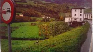 Un minero jubilado de 74 años muere aplastado por su tractor en Cangas del Narcea