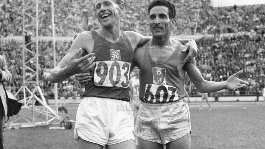 Zatopek y Mimoun, tras una carrera.