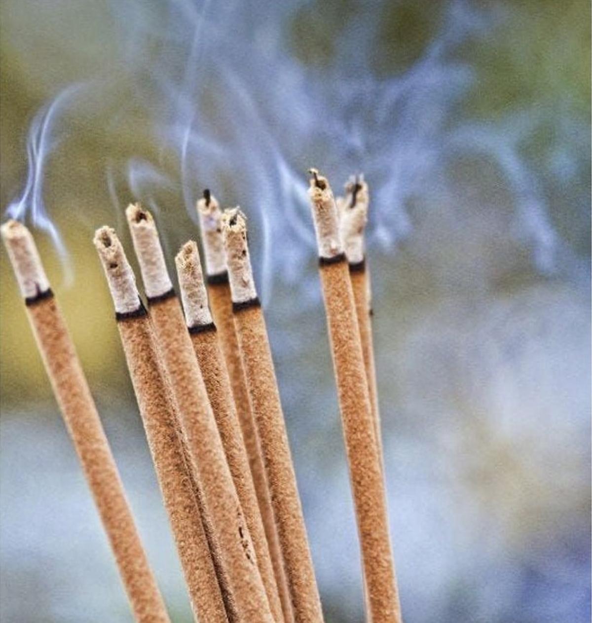 Al quemarse, el incienso desprende sustancias tóxicas