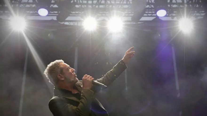 "M-Clan" deslumbra en Metrópoli a base de clásicos poniendo el broche de oro al festival