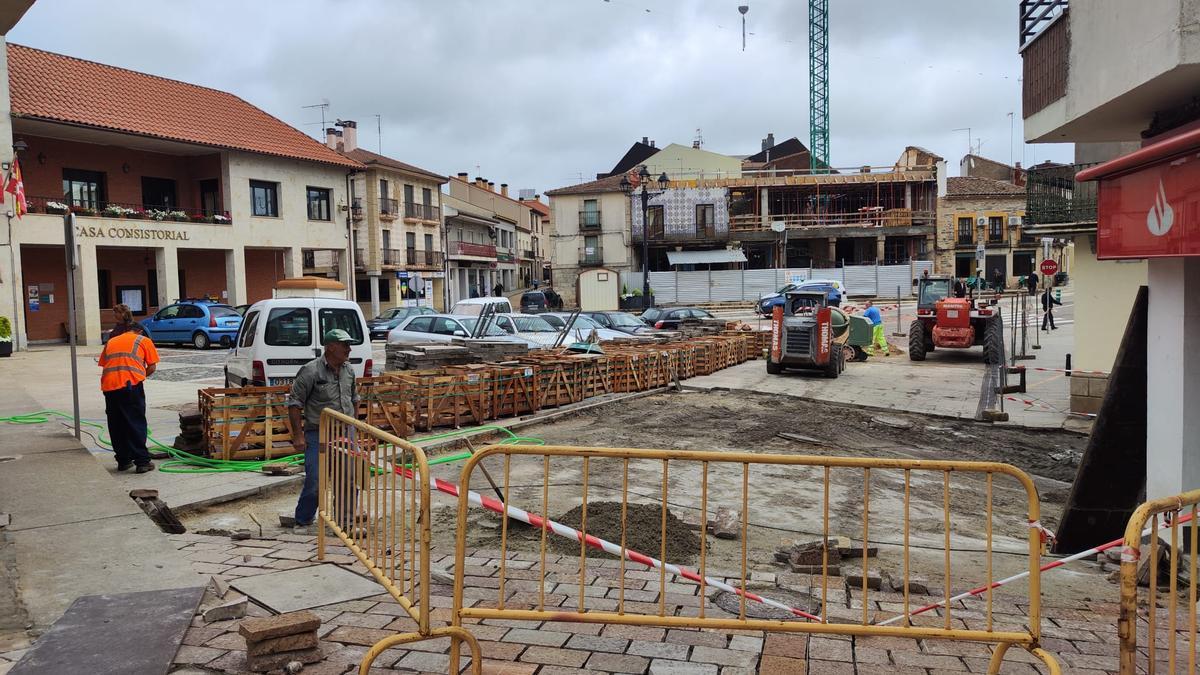 Remodelación de la Plaza Mayor de Alcañices, actualmente en obras.