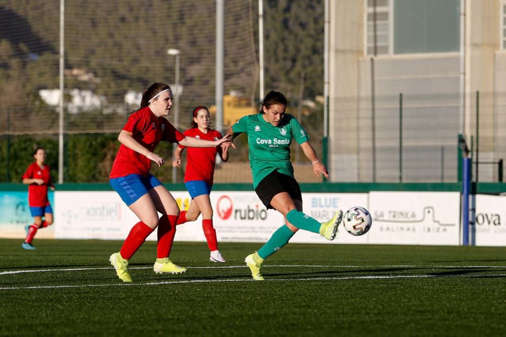 El representante ibicenco en la Liga Autonómica femenina arranca goleando al Atlético Collerense en una temporada muy ilusionante para el club verdinegro