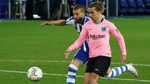 rpaniagua55692508 barcelona s french midfielder antoine griezmann  r  vies wit201031234313