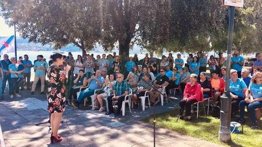 Leticia Santos durante el acto en la alameda.