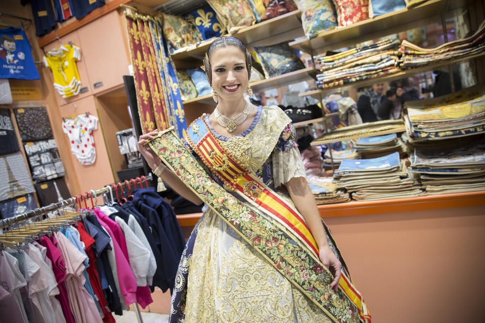 La galería más completa de un viaje histórico en la fiesta, con las falleras mayores en la ciudad más especial del mundo