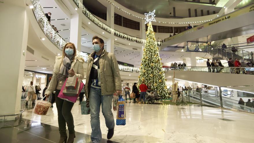 Los centros comerciales de Castellón preparan la Navidad: luces led y menos festivos abiertos