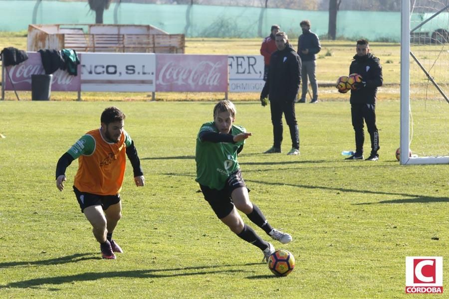 Presentación de Javi Lara, charla del presidente y entrenamiento.