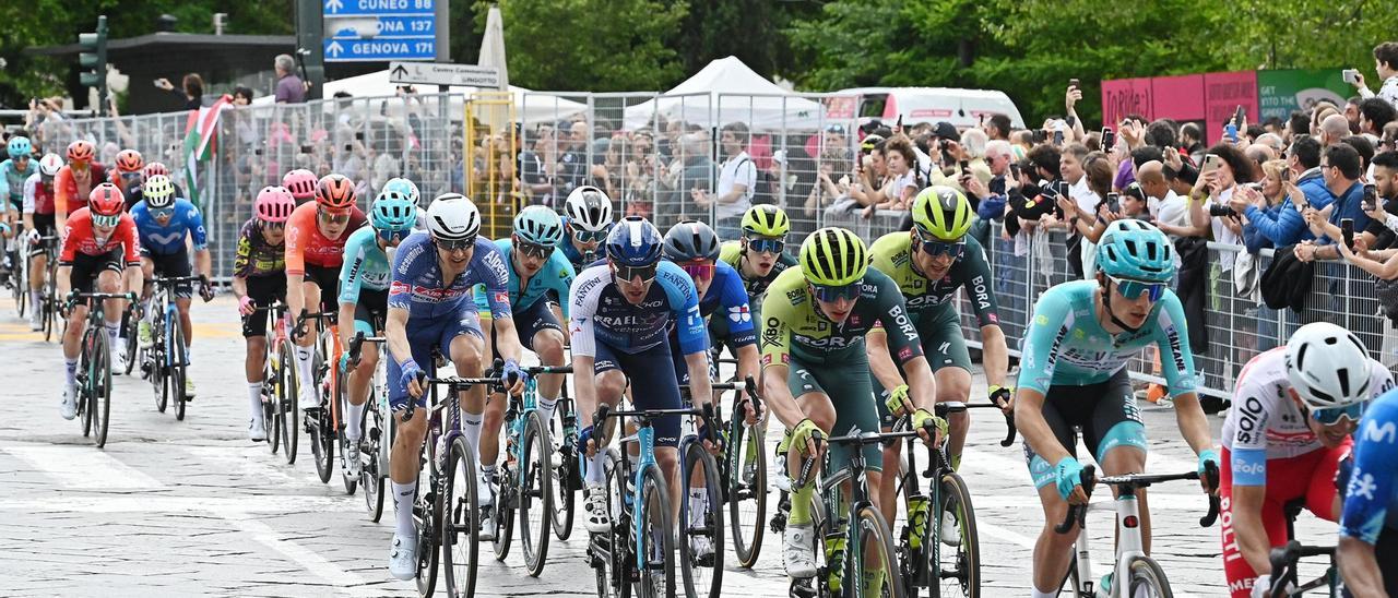 Pogacar asesta el primer golpe en el Giro: victoria de etapa y liderato