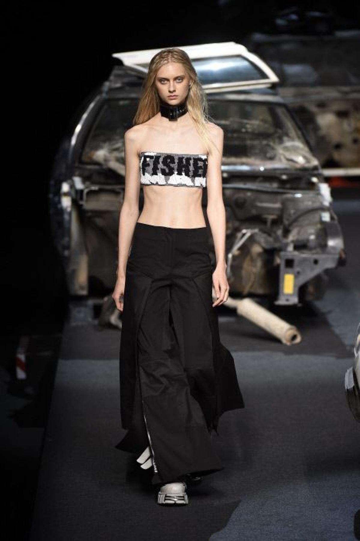 María Ke Fisherman, P/V 2016, crop top