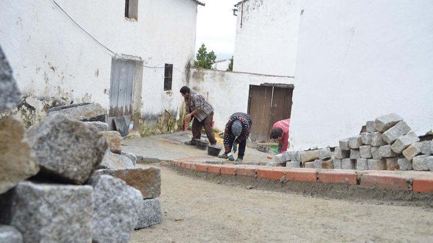 Desarrollo de los trabajos en la calle Estepona.