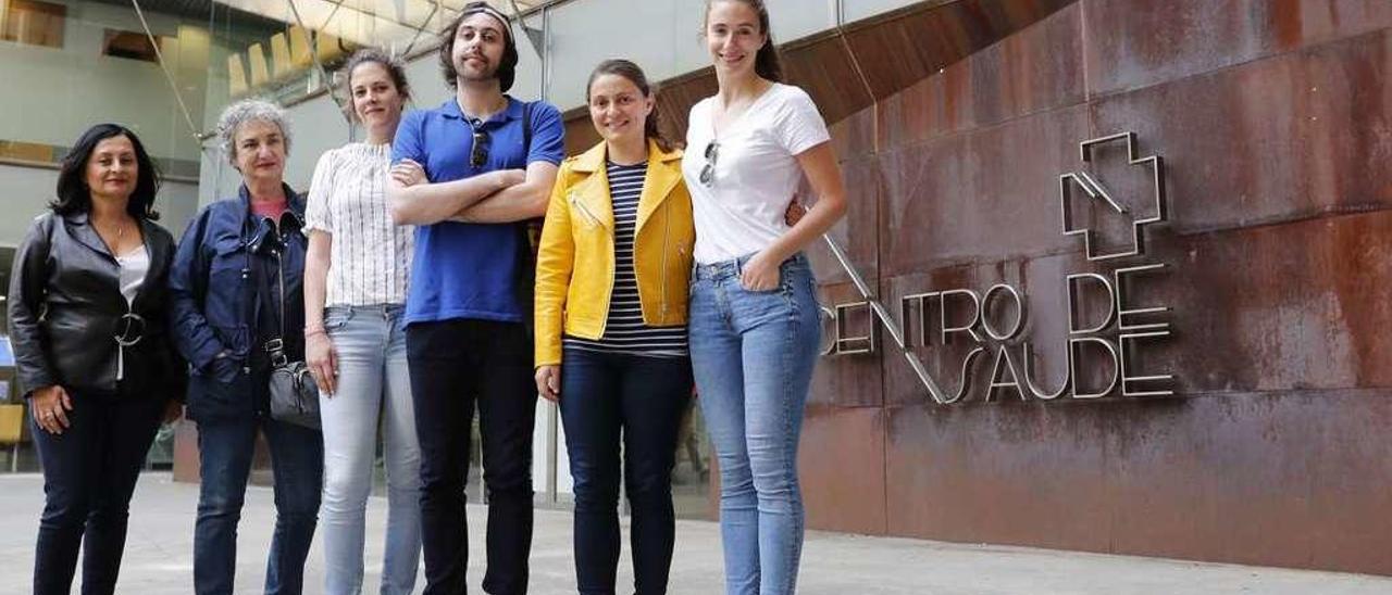 Desde la dcha., Beatriz Pérez, Aránzazu Dorrego, Pedro José Otero, Laura Otero, Ana Clavería y Rosa Izquierdo. // J. Lores