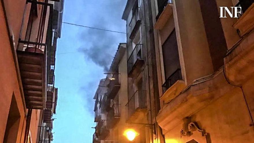 Un incendio en Alcoy se salda con siete evacuados y dos hospitalizados
