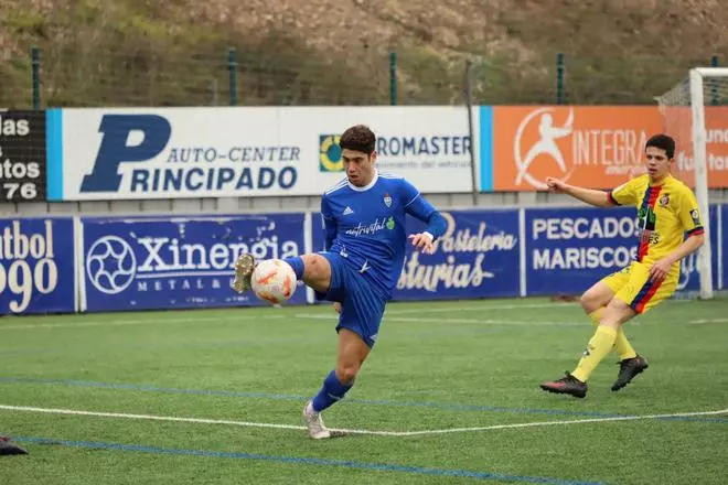 Las imágenes de la jornada del grupo asturiano de Tercera RFEF: el Covadonga, nuevo líder