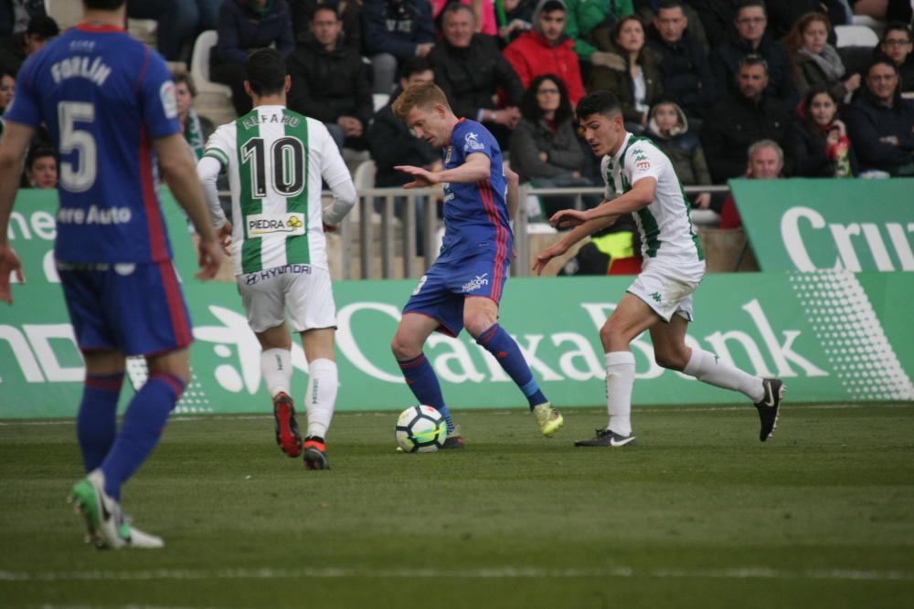 El partido entre el Córdoba y el Oviedo, en imágenes