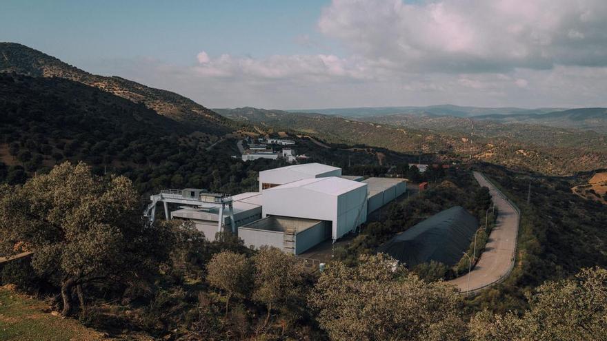 El Gobierno construirá una planta solar en el corazón del gran cementerio nuclear de España