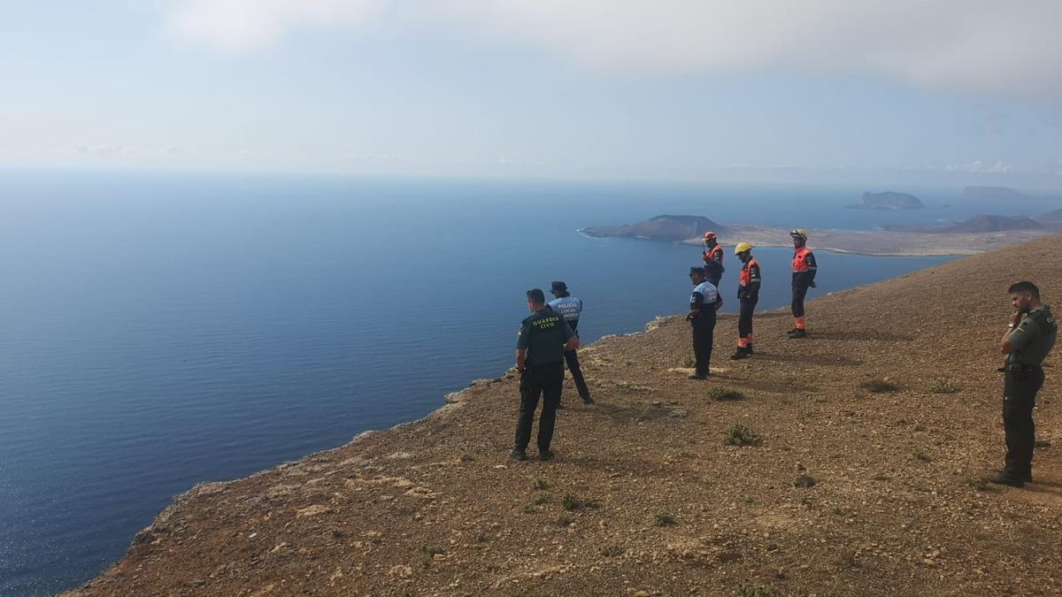 Un fallecido al precipitarse un coche por el Risco de Famara