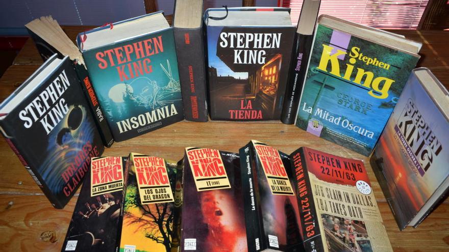 Colección de libros de Stephen King de la escritora gallega Elena Gallego.