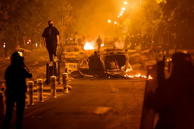 Protestas violentas en Nanterre, Francia, tras matar la policía a un joven de 17 años