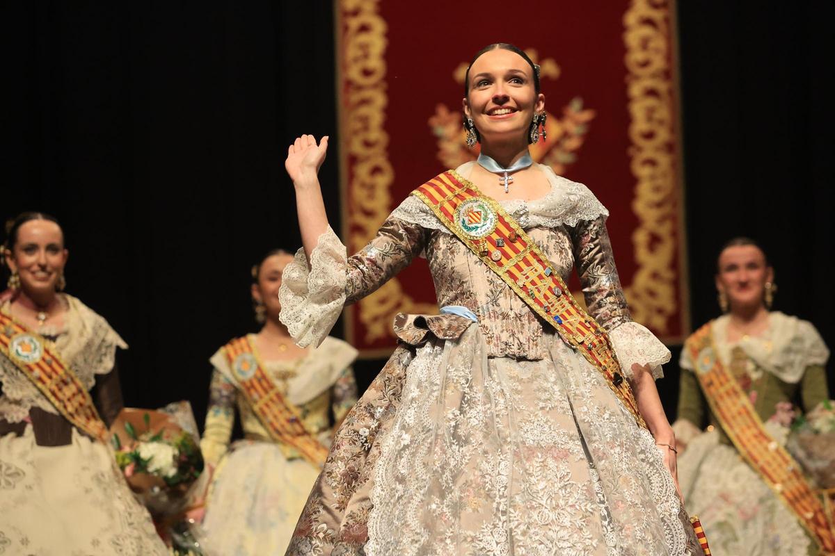 Galeria de fotos de l'homenatge a la reina i dames de les festes del 2025 a Vila-real