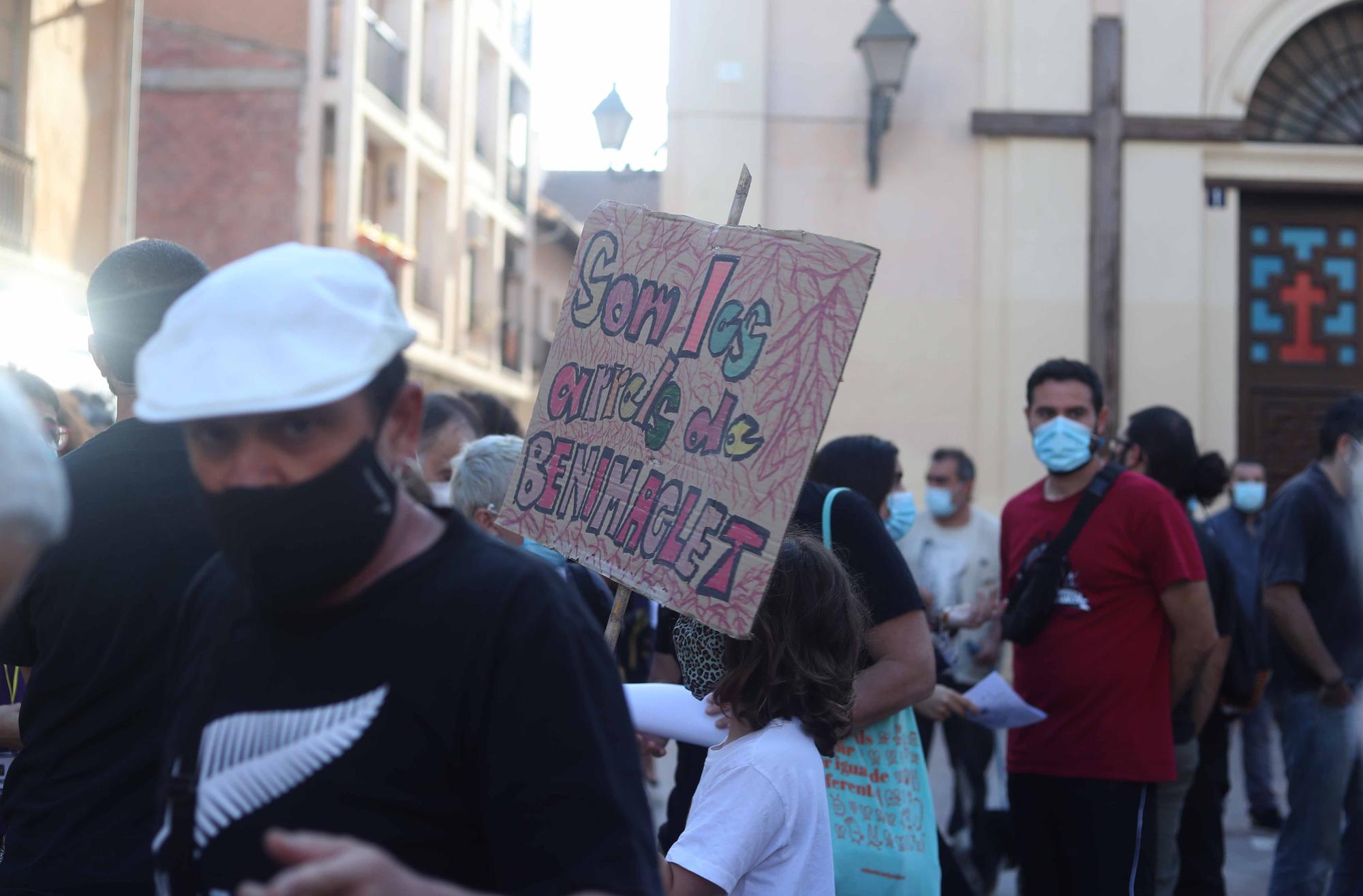 Protesta de los vecinos de Benimaclet contra el vallado de solares ocupados