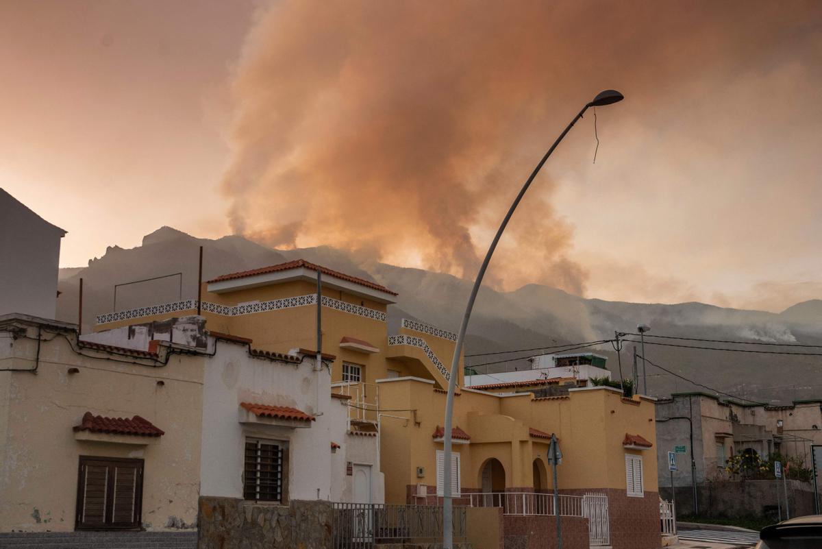 El incendio forestal de Tenerife, sin control