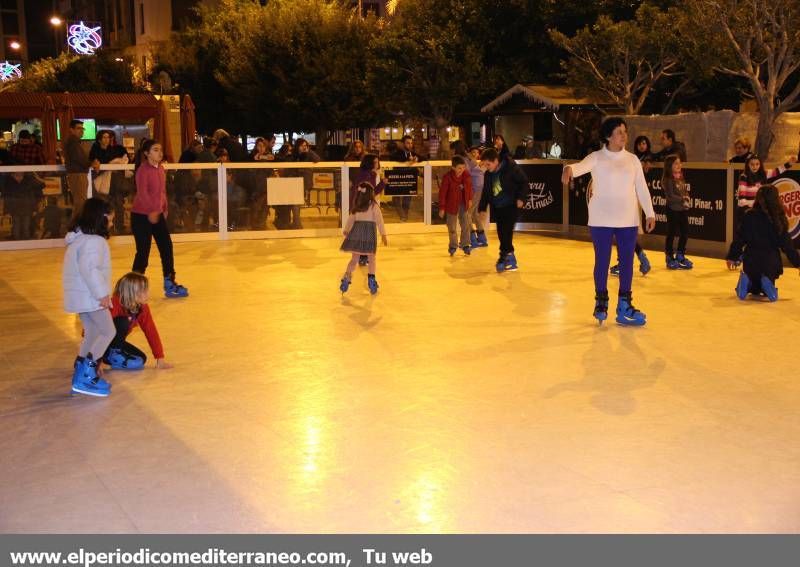 GALERÍA DE FOTOS -- Diversión sin límite en la pista de hielo ecológica