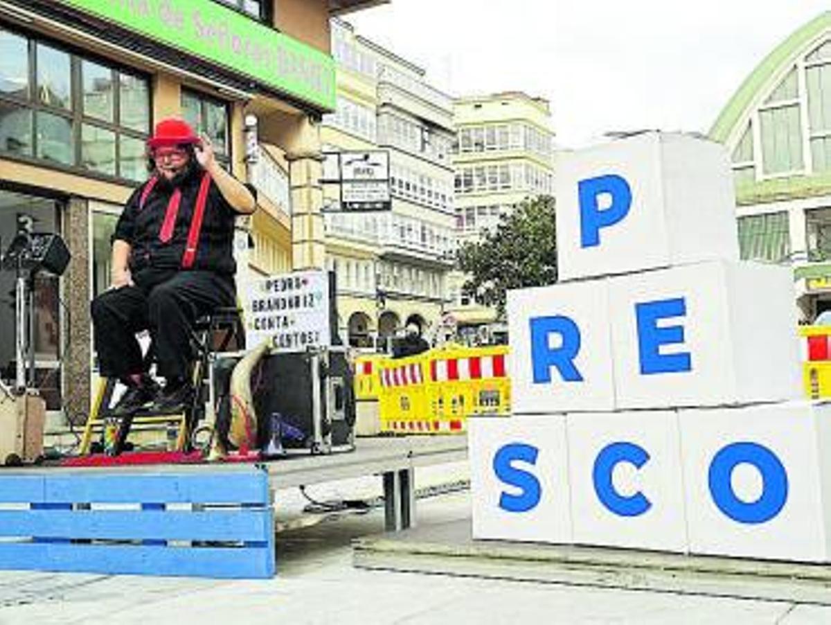 Pedro Brandariz, na praza do Humor. // L. O.