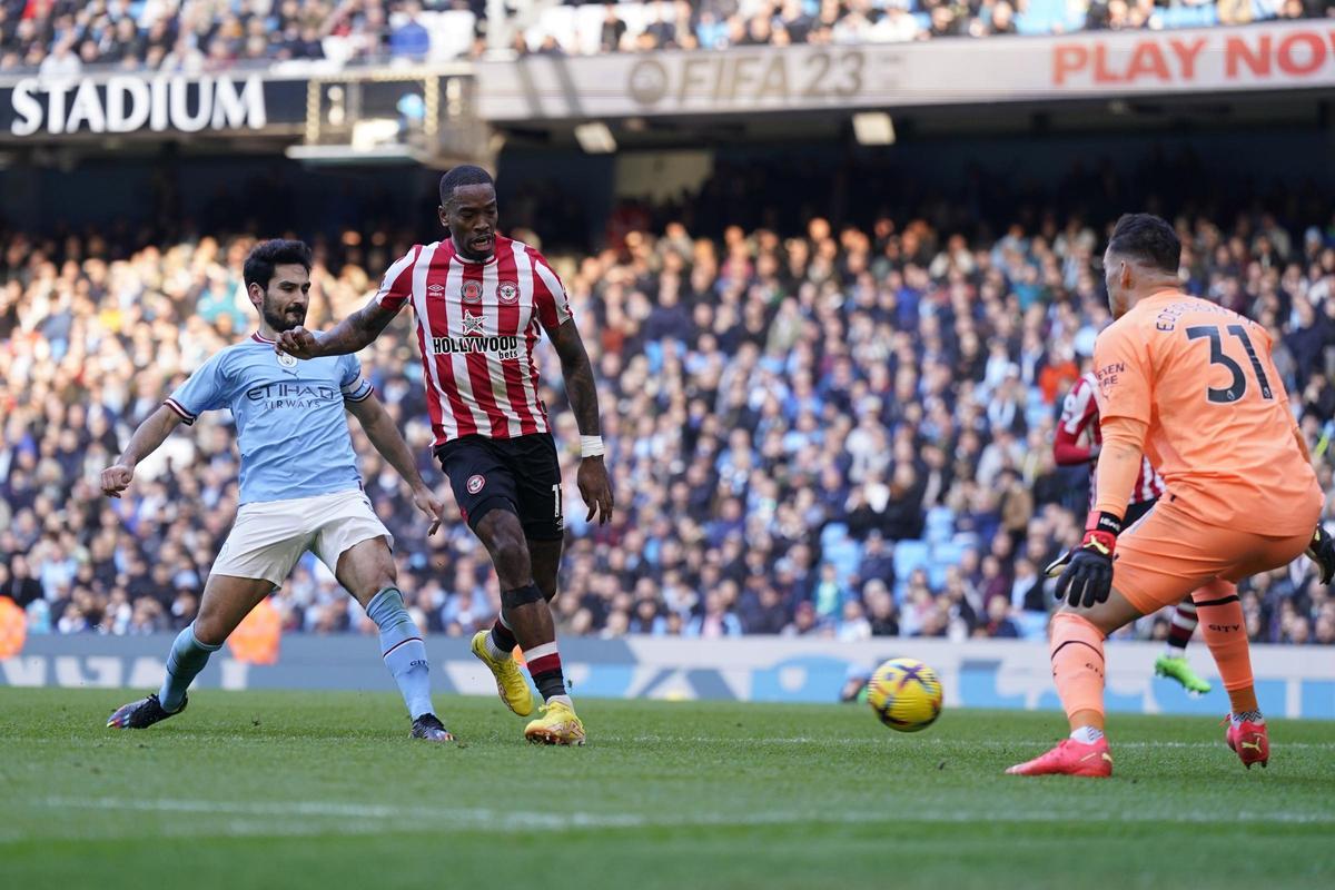 Ivan Toney, jugador del Brentford sancionado por apostar.