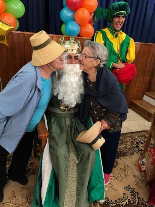 Los Reyes Magos reparten ilusión en La Graciosa