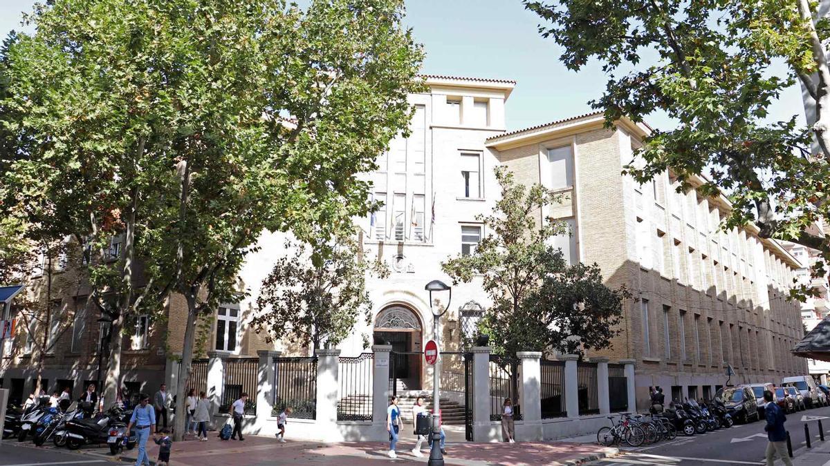 Exterior del colegio Compañía de María de Zaragoza