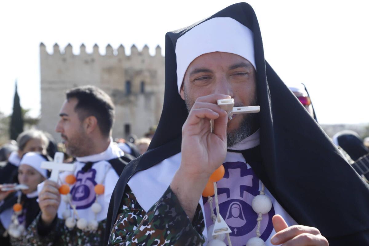 El pasacalles de Carnaval, en imágenes