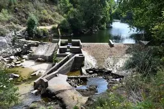 Prohibido llenar piscinas, regar jardines y lavar coches en Pontevedra ante la alerta por escasez de agua en el Lérez