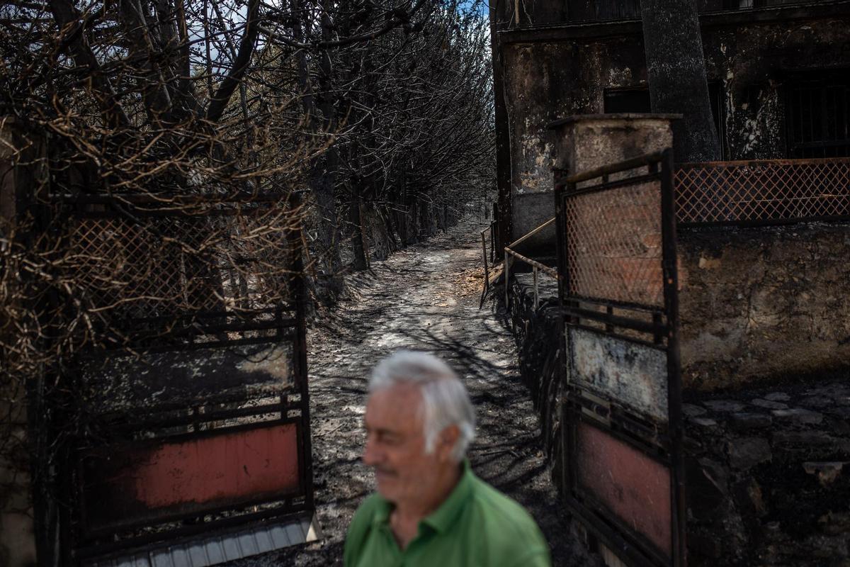 Archivo - Estado en el que se ha quedado la zona tras el incendio sofocado hace dos días e iniciado el pasado día 15 en la Sierra de la Culebra, a 21 de junio de 2022, en Otero de Bodas, Zamora, Castilla y León (España).