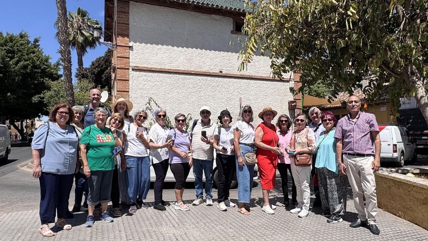 Mayores de El Palo aprenden fotografía de la mano de la Escuela Nómada y Fundación Unicaja