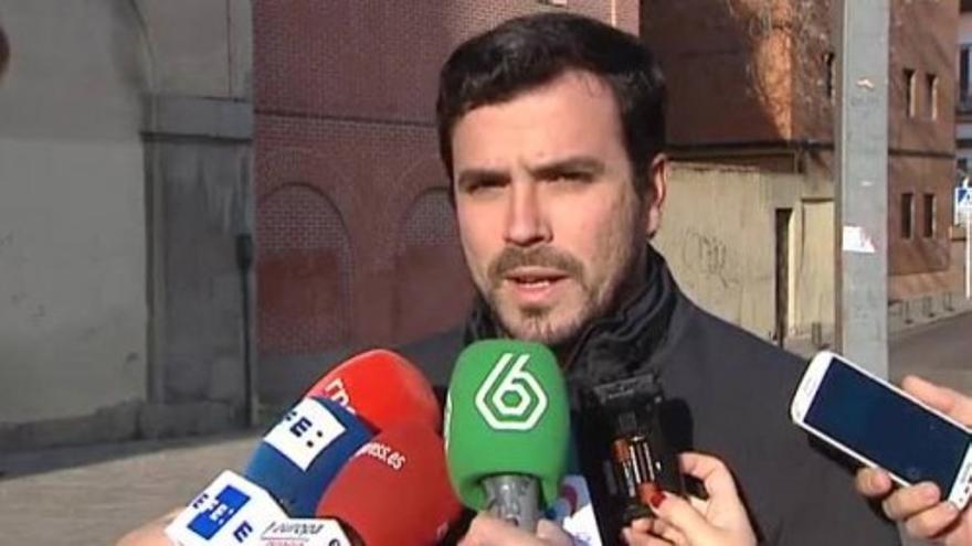 Garzón: "El ciudadano Felipe de Borbón es un rey que no pisa el suelo que pisa la mayoría social"