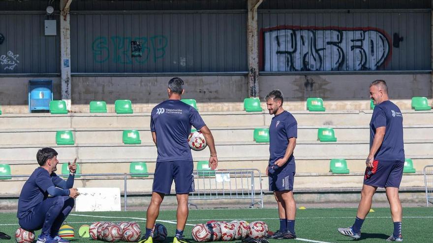 El Arosa aspira a convertir A Lomba en un fortín