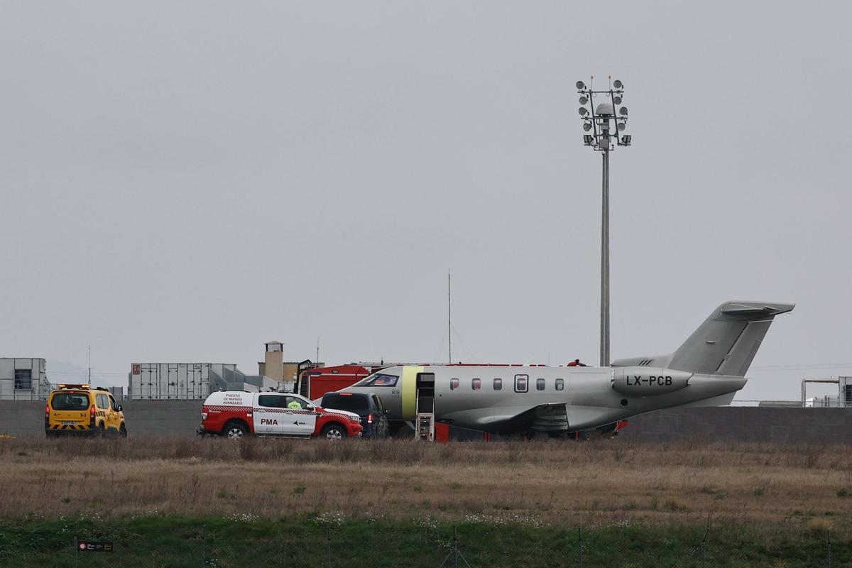 Les fotos del jet privat que ha tingut una avaria a l’aeroport de Girona