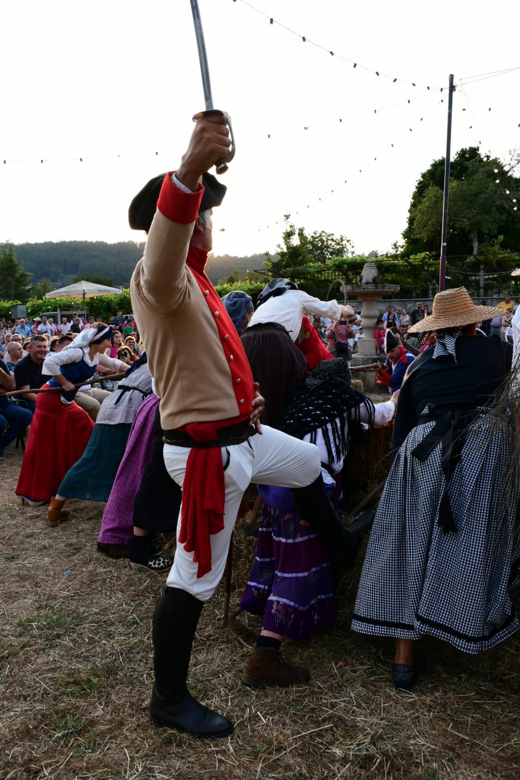 Benito de Martínez diríxese ás tropas.