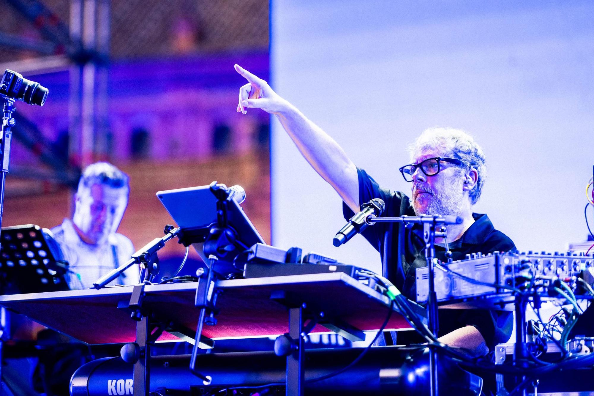 Fotogalería | Love of Lesbian e Iván Ferrerio en Icónica Santalucía Sevilla Fest