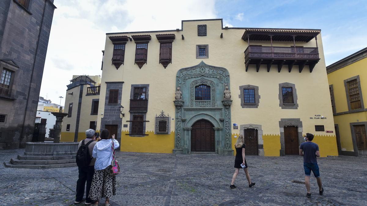 Turistas en el caso histórico de Las Palmas de Gran Canaria.