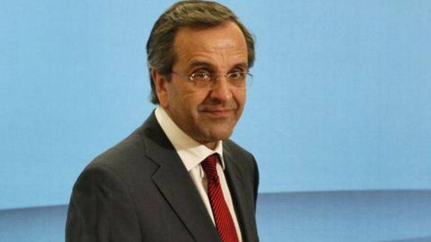 Samaras toma posesión como primer ministro de Grecia