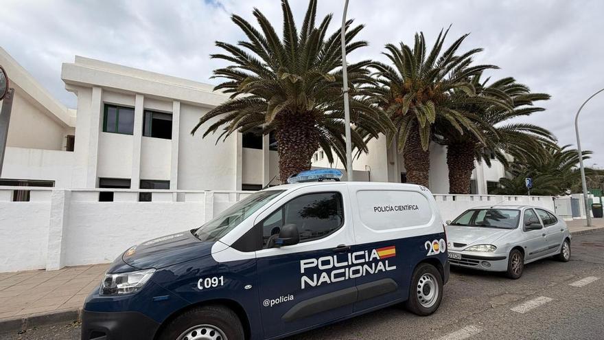 Un incendio afecta a tres aulas en un colegio de Arrecife en Lanzarote