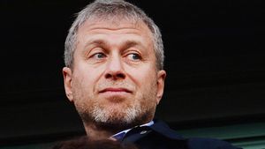 La Premier League aparta Abramovich com a amo del Chelsea