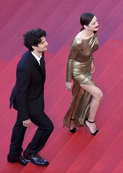 Cast members Marion Cotillard and Louis Garrel ...