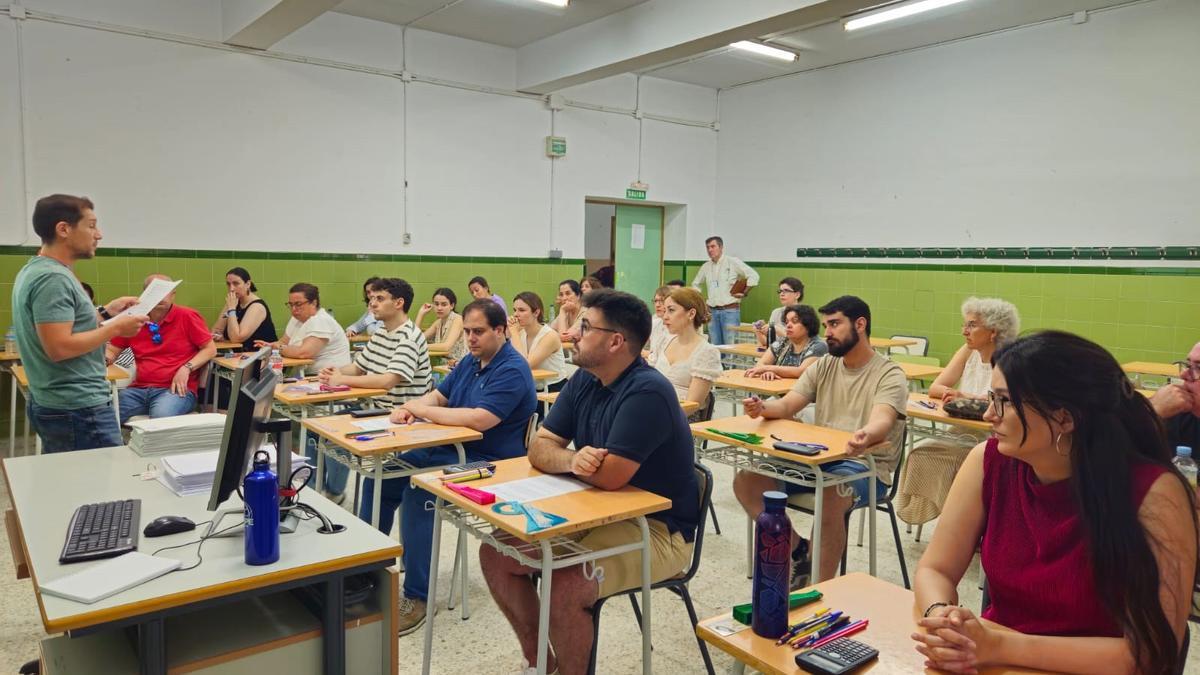 Alumnos de especialización de FP en un aula.