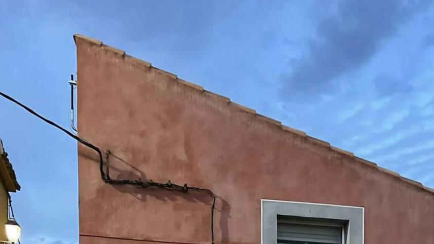 En Moyuela, los jóvenes decoraron el Centro Social.