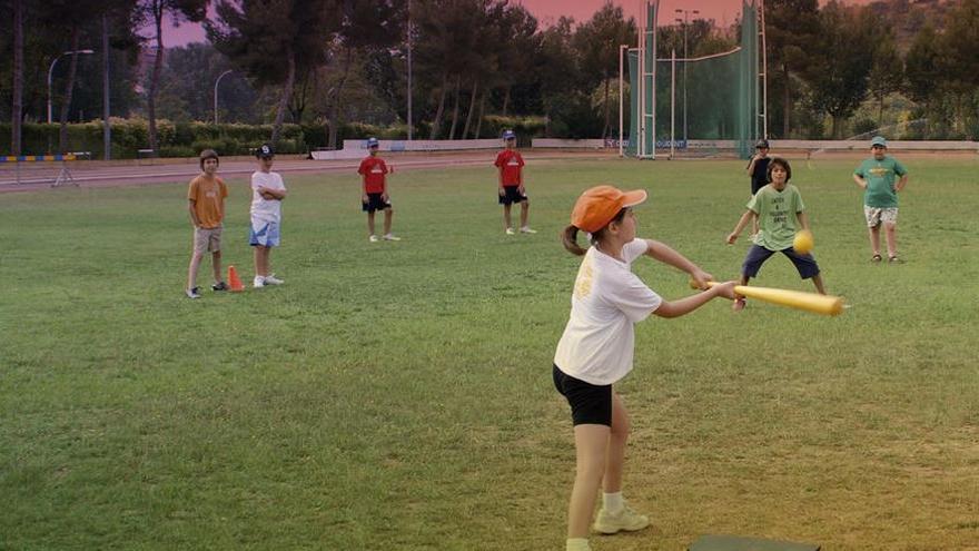 En una hora s&#039;adjudiquen més del 90% de les 440 places del casal esportiu de Manresa